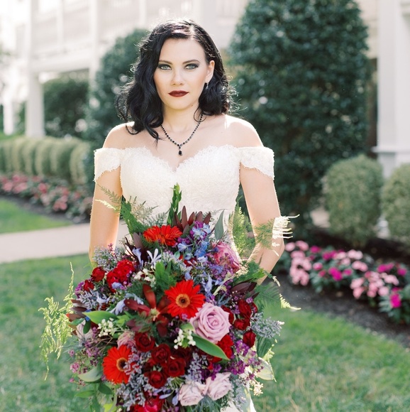 Meet your Posher, Anastasia - Picture 5 of 5